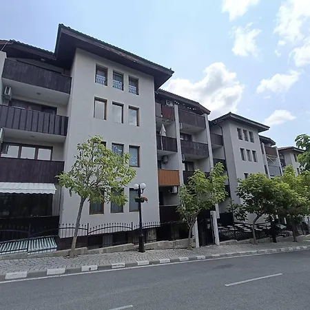 Fancy In Chateau Nessebar Complex With A Sea View , Only 100m From The Apartmán